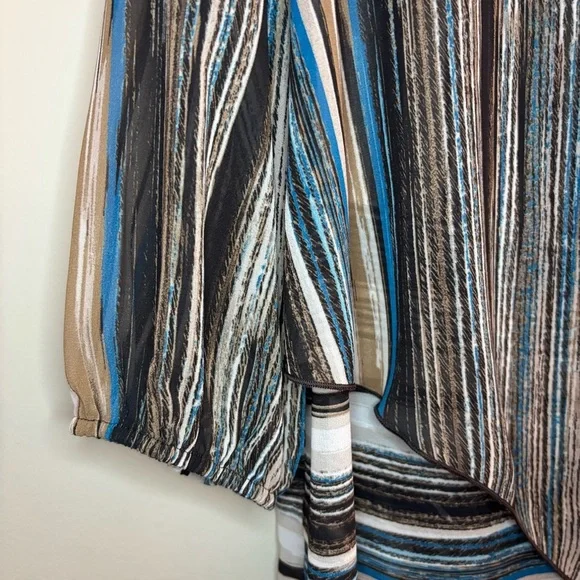 NWOT Chico’s Travelers Collection Women’s Striped Asymmetrical Blouse Size 2P - Picture 3 of 10